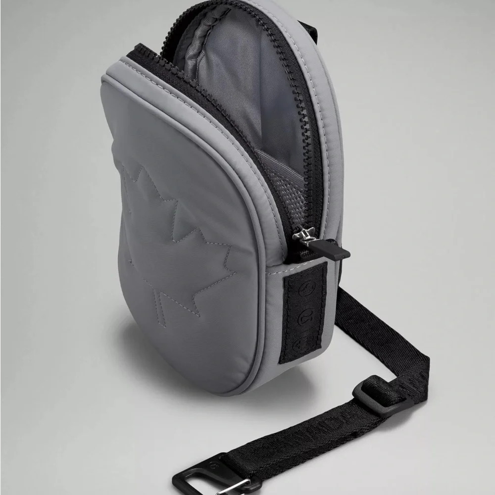 🆕🇨🇦 Lululemon Team Canada Olympic Future Legacy Crossbody Bag Rhino Grey